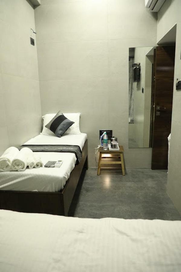 Hotel Rooms Dadar Near Station Bombaj Exteriér fotografie
